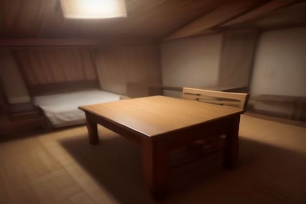 大奶子内衣选购视频教程封面，专业内衣顾问在明亮工作室内展示多款大罩杯内衣的穿着效果与测量方法